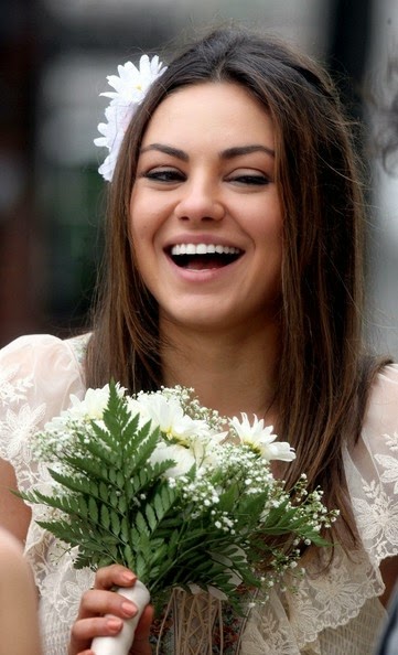 Mila Kunis Hd Nice Beautiful+ Simple + Hot Photos And wallpapers