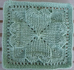 http://translate.googleusercontent.com/translate_c?depth=1&hl=es&prev=/search%3Fq%3Dhttp://www.knotyournanascrochet.com/p/free-patterns.html%26safe%3Doff%26biw%3D1429%26bih%3D984&rurl=translate.google.es&sl=en&u=http://myblueangels.blogspot.com.es/2012/02/celebrating-heart-12-square.html&usg=ALkJrhjlIQakWShw4Q-AysnKM0MK9fEAMA