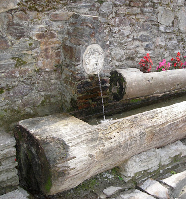 Pilón para el agua en Les