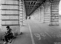 "Solitude" - (Sujet : Bercy; Materiel : Canon A1, 50mm , APX100)