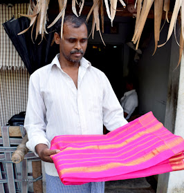Mangalagiri Handloom weaver