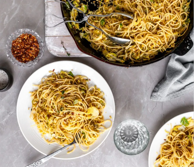 Lemony Brussels Sprouts & Breadcrumb Spaghetti #vegetarian #recipes