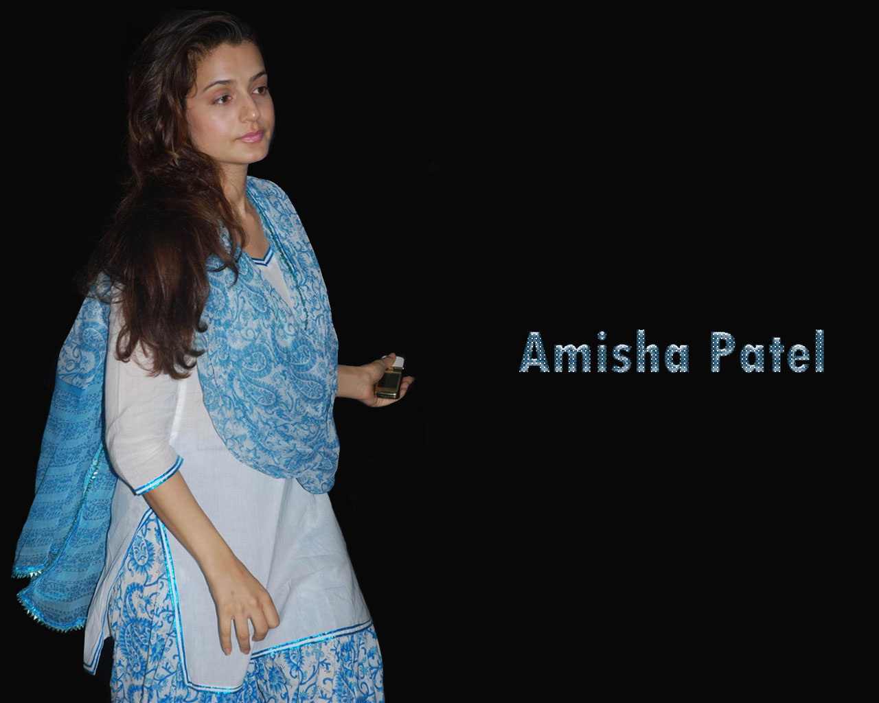 Photoshoot Of Hot Bollywood Actress Amisha Patel Stunning