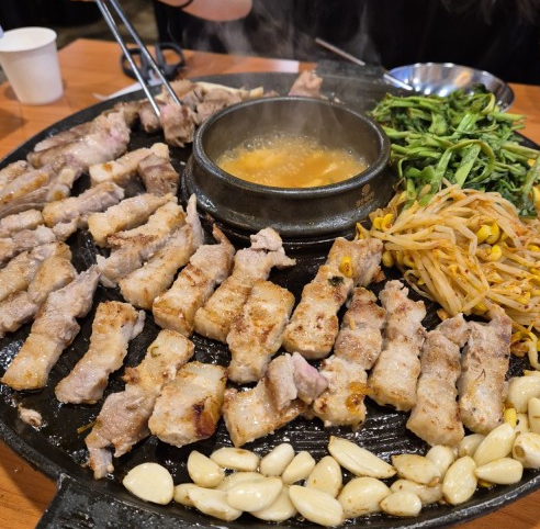 barbecue coreano e soju eletto miglior piatto della cucina coreana dagli stranieri