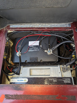 Auxiliary Battery wiring for a solar powered Defender