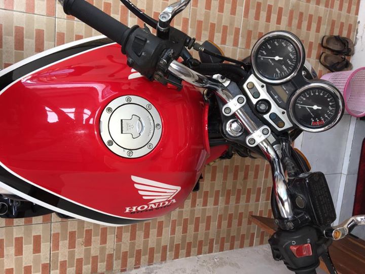 BUKALAPAK MOGE  BEKAS  Dijual Honda CB400 Vtech 1 th 2001 