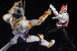 REVIEW SHFiguarts Kamen Rider GeAts: Boost Form Mark III, Bandai