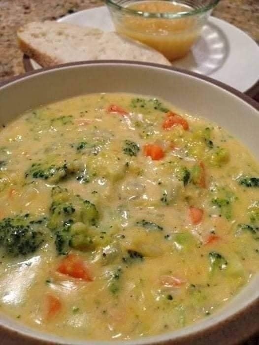 Broccoli & Cheese Soup Slow Cooker !!!