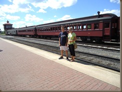 kids by strasburg train 3