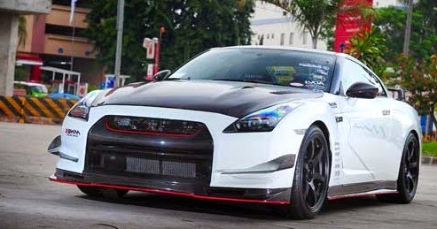 http://www.boncel.in/2014/12/nissan-skyline-gt-r-r35-hanya-ada-1-di.html