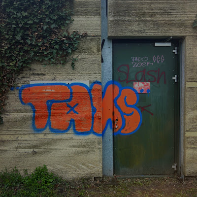 Graffiti op wand Betuwelijn, Groessen
