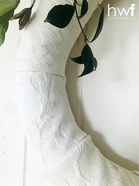 white winter wreath . diy home decor wreaths,white,DIY,home decor,decorating,winter,neutrals,diy decorating,inspired by nature,tutorial,winter wreath,re-purposed,up-cycling,foraged,january,2024,winter home decor,seasonal home decor,diy home decor.