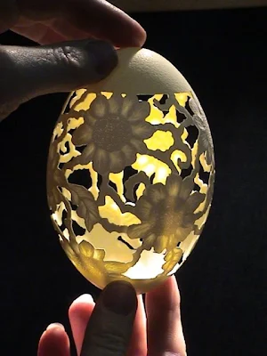 Seni ukir dari cangkang telur