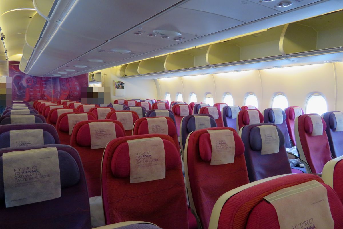 タイ バンコク での生活情報 Tg676 A380 で座席指定した１階席の65h