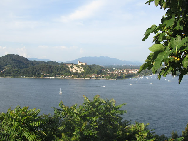 Castello d'Angera Visto dalla Rocca di Arona