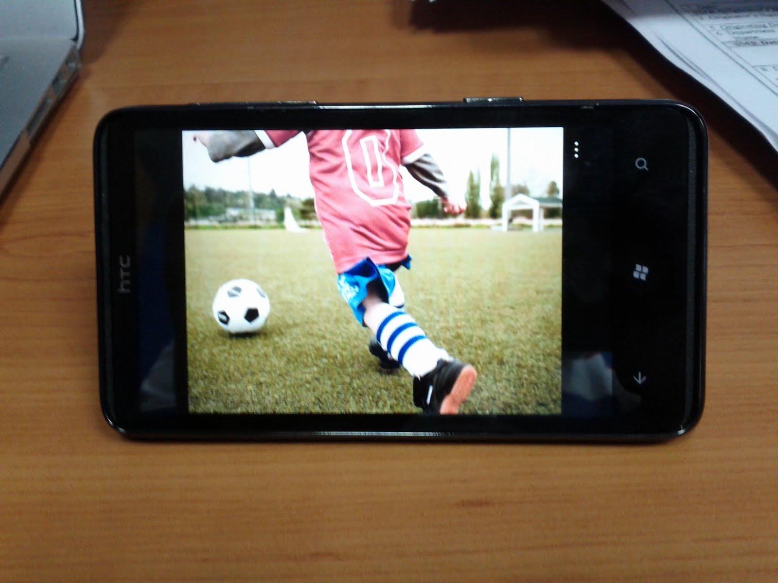 HTC HD7