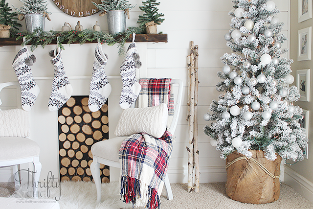 Farmhouse Christmas decor and decorating ideas. White and red Christmas decor. Fixer upper style, farmhouse style