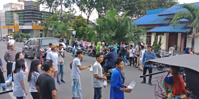 Muda Mudi Sibolga Berbagi 1000 Takjil