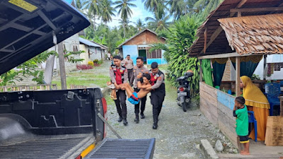 Personil Polsek Ampana Tete Amankan ODGJ Yang Mengamuk dan Membahayakan Warga