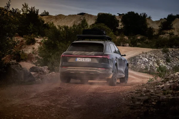 Novo Audi Q8 e-tron Dakar 2024