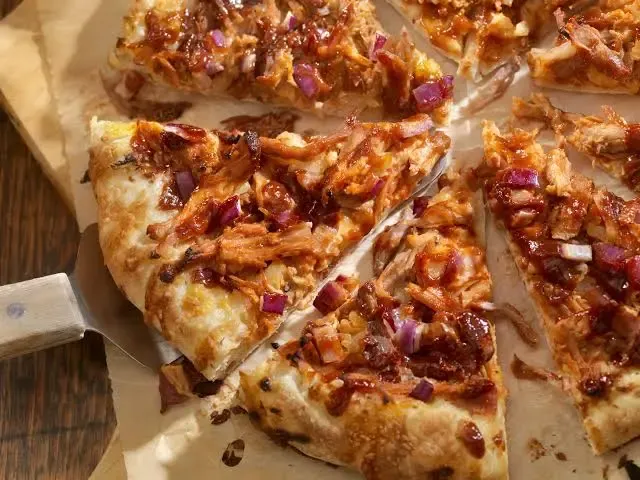 how-to-cook-bbq-chicken-pizza-at-home