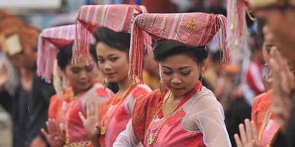 Tari Tor-tor Asli Batak (indonesia) Diklaim Malaysia [ www.BlogApaAja.com ]