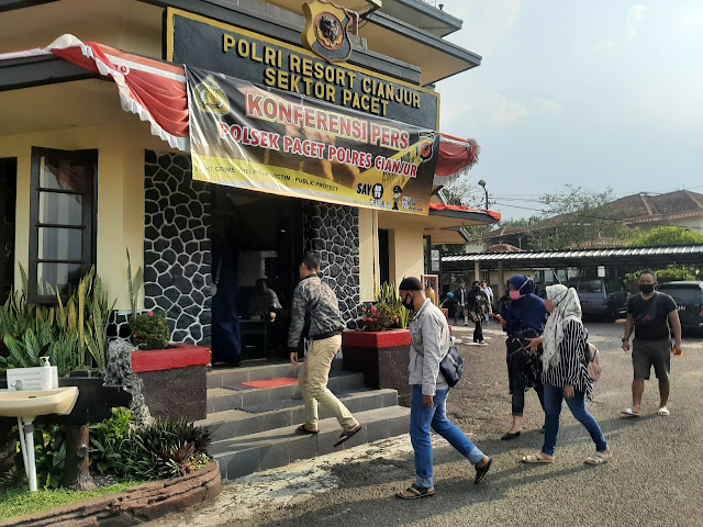 Korban Penipuan Perumahan Bodong Geruduk Mapolsek Pacet