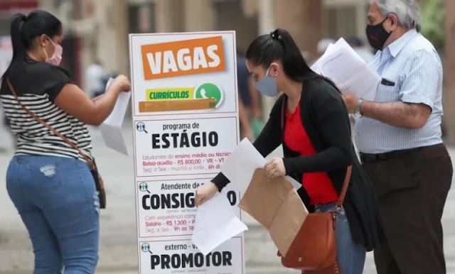 Desemprego cai para 9,3% no segundo trimestre, menor taxa desde 2015, diz IBGE