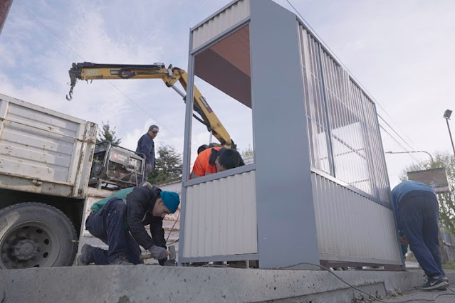 Ademas de la llegada de nuevos colectivos, instalan diez garitas en Ushuaia