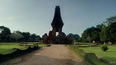 Candi Bajangratu Trowulan