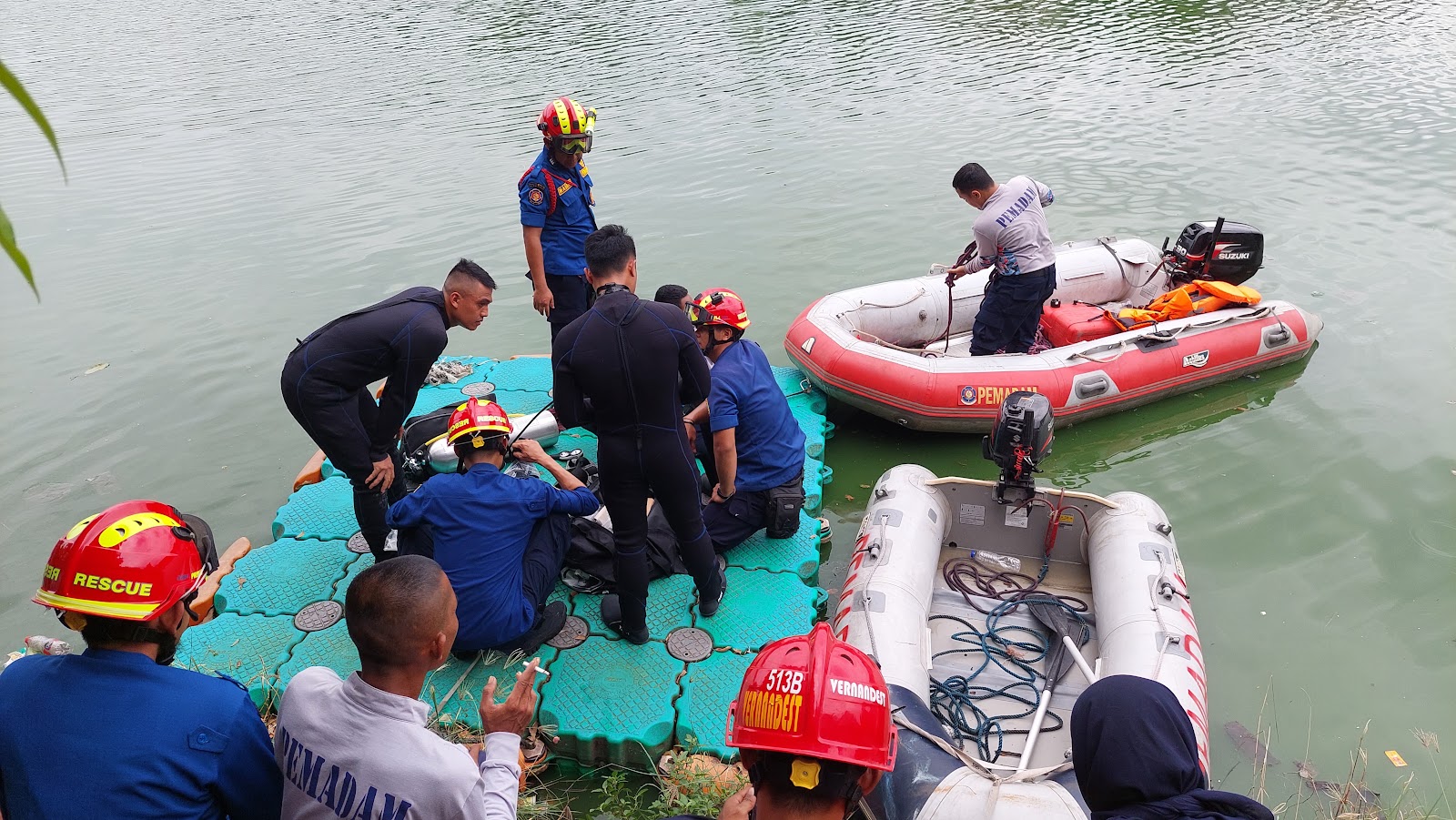 Perahu Getek Terbalik! Remaja Usia 16 Tahun Tenggelam di Waduk Rawa Badung Buaran Jakarta Timur