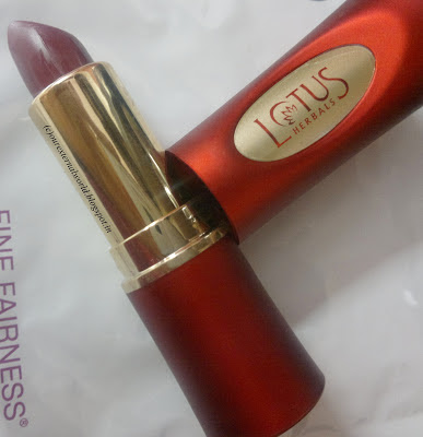 Bridal Lipstick - Lotus Herbals Moistpetals Raspberry Punch 122 - Review and Swatches