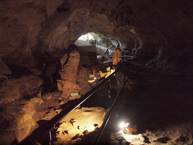 Ghar Dalam 洞穴