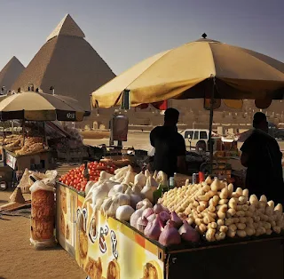 Street food at Egyptian Pyramids