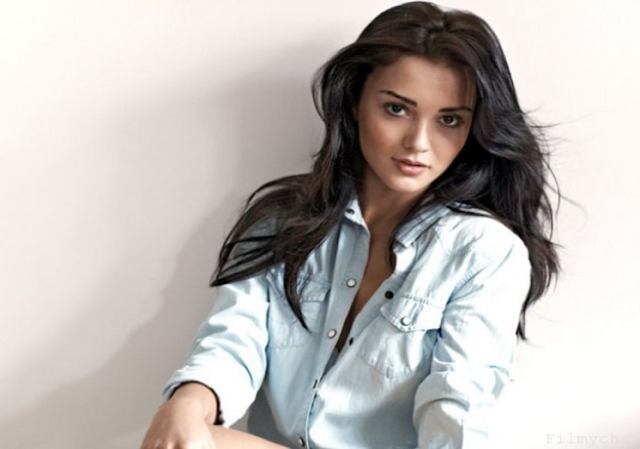 Amy Jackson Hyper Star Hd Wallpapers