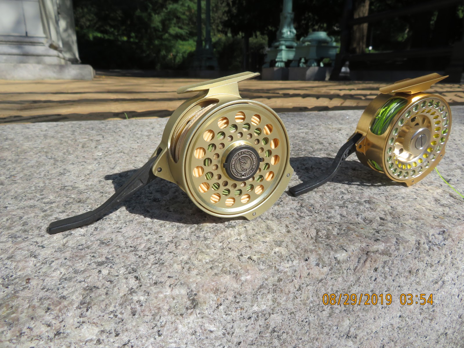 The Great Lakes of NYC: Side by side, Franco Vivarelli GOLDSTAR Vs.  Maxcatch Automatic Reel