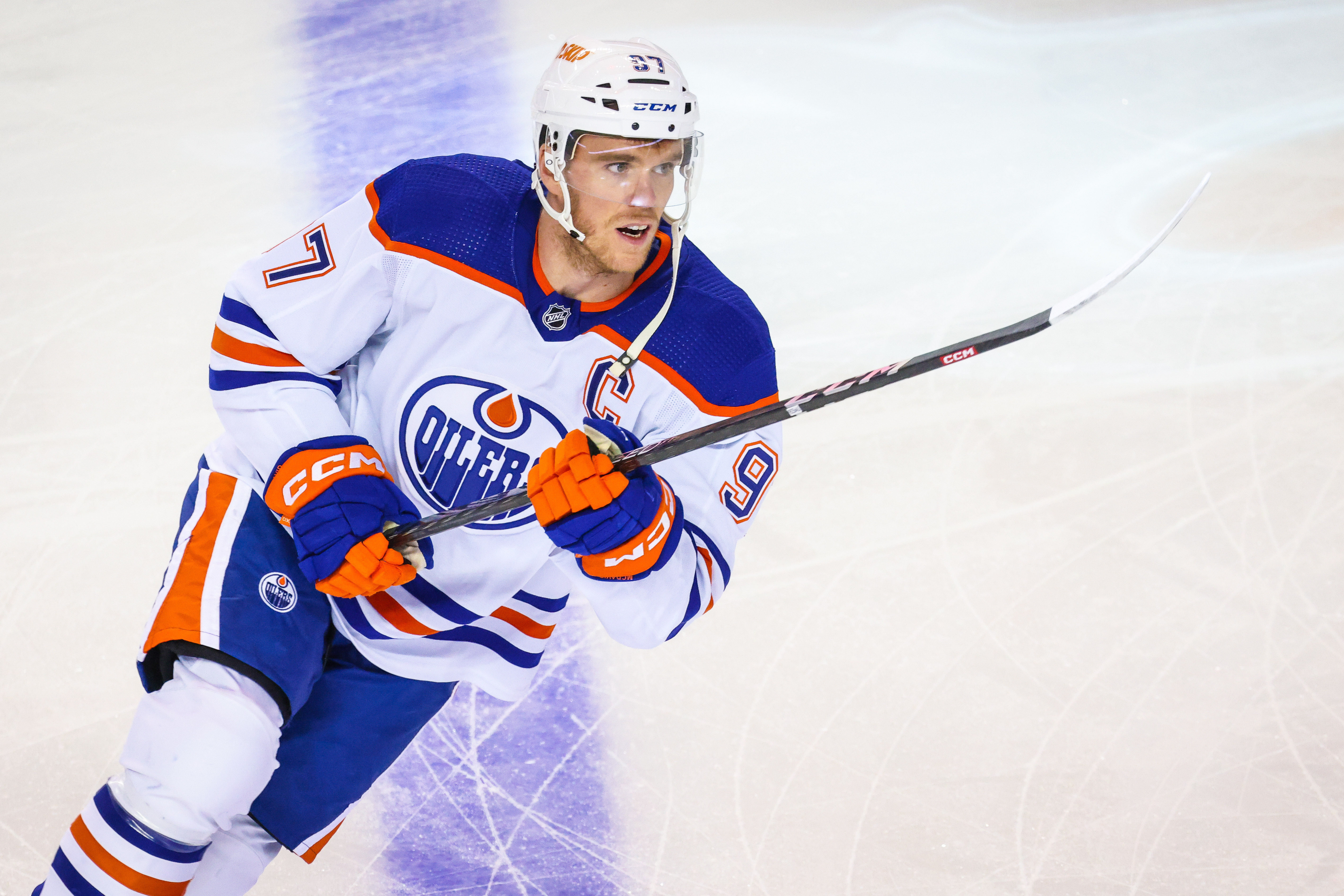 Connor McDavid signs 8-year, $100 million deal with Edmonton Oilers – The  Denver Post