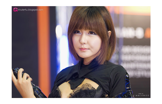 1 Ryu Ji Hye - Seoul Auto Salon 2012 [Part 2]-Very cute asian girl - girlcute4u.blogspot.com