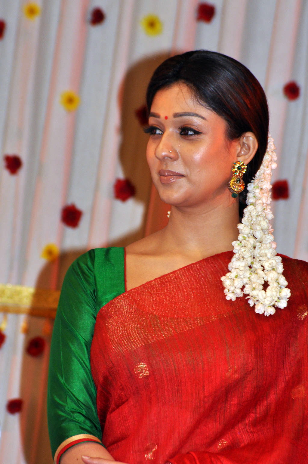 nayanthara+new+photos00.jpg