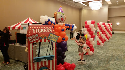  Carnival themed balloon decoration 