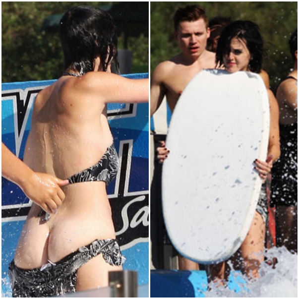 Katy Perry com a bunda de fora num parque aquatico na California