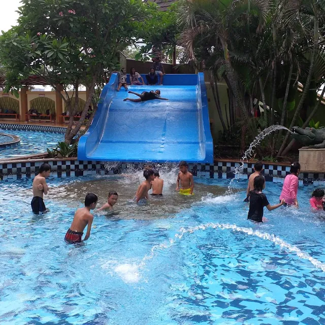 foto marcopolo waterpark serpong