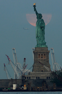 Supermoon Dekat Liberty New York