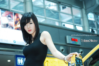 7 Hwang Mi Hee at Chevrolet Exhibitions-very cute asian girl-girlcute4u.blogspot.com