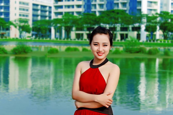 Thiếu nữ áo yếm đỏ