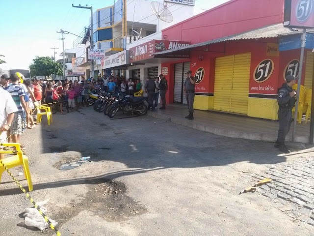 Urgente: Jovem é assassinado a poucos instantes no centro de Pau dos Ferros/RN