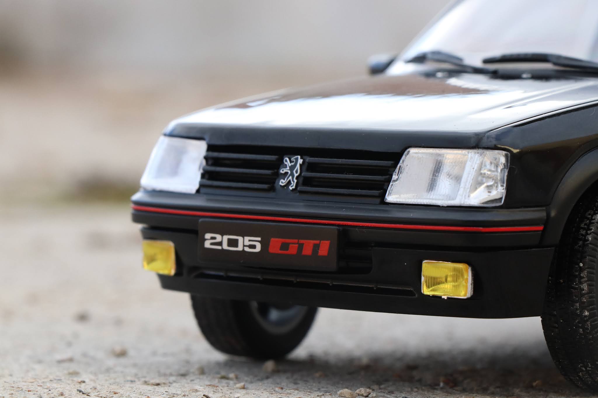 Solido 1/18 2020 - PEUGEOT 205 GTI 1.9L MK 2 noir onyx 1990 ...