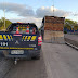 PRF flagra crime ambiental e realiza apreensão de carga de madeira nativa transportada ilegalmente em Senhor do Bonfim