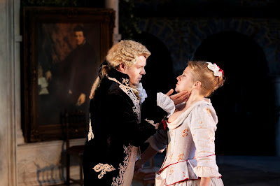 Le nozze di Figaro - Garsington Opera 2010, conductor Douglas Boyd -  Grant Doyle (Count), Sophie Bevan (Susanna) credit Johan Persson