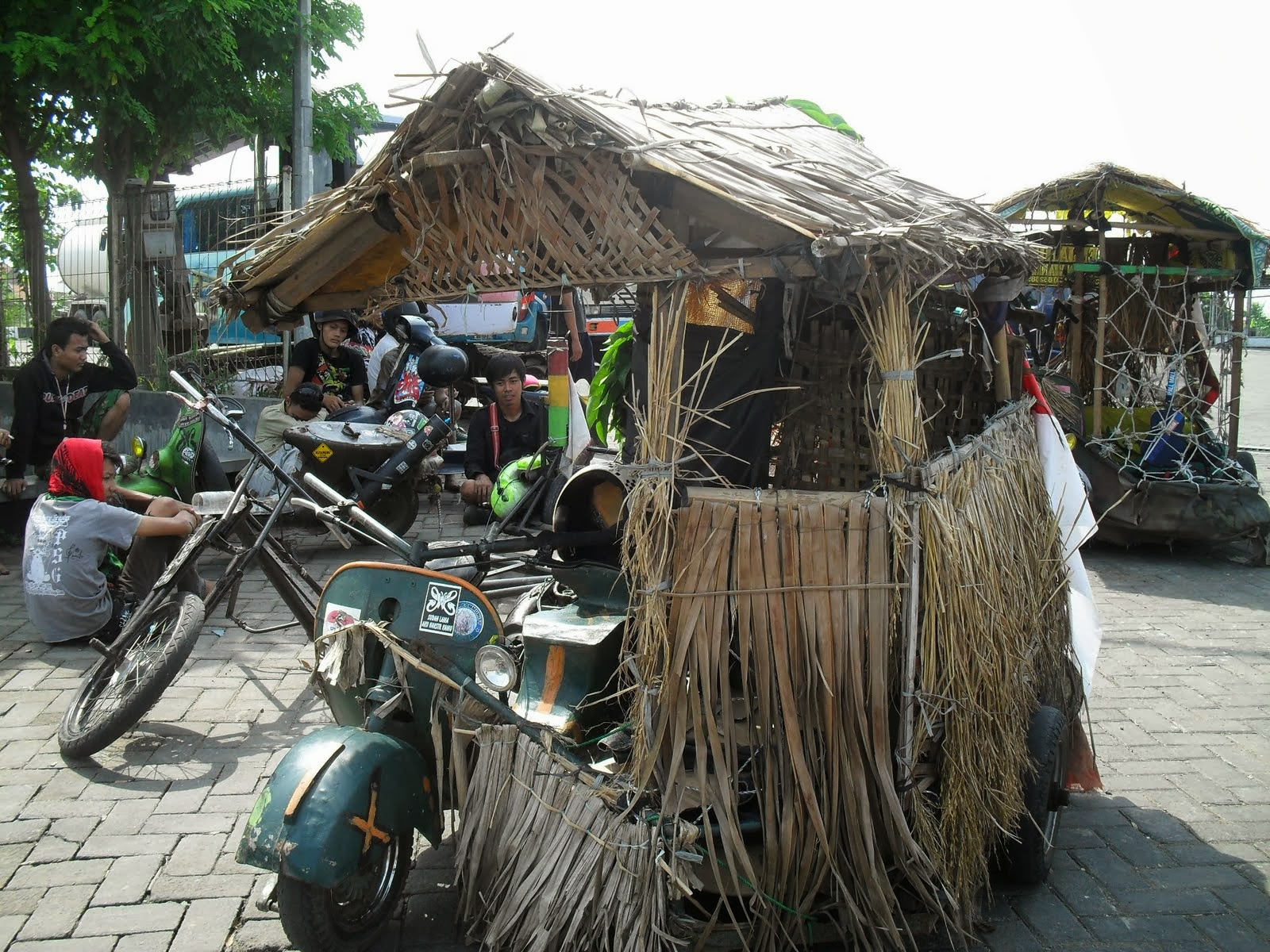 Kumpulan Gambar Motor Vespa Gembel BangBis